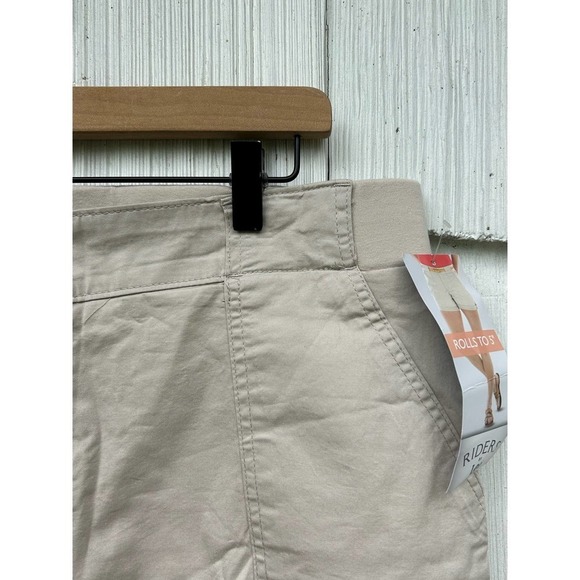 Riders by Lee Mid Rise Adjustable Length Short 18W NWT - Picture 3 of 9